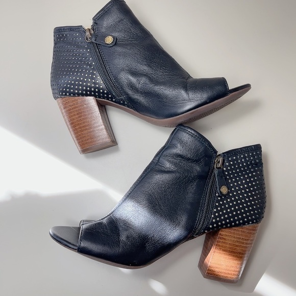 Geox Shoes - GOEX Full Grain Italian Leather Eudora Peep  Toe Sandal